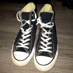 Black and white converse all star high tops